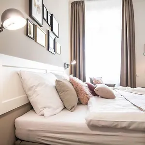  Apartman Place And Comfort